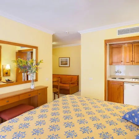 أبارتمينتوس نويليا بلايا شقة فندقية 3*